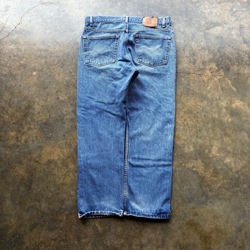 Beautiful Vintage Levis 505 Made in usa Jeans
